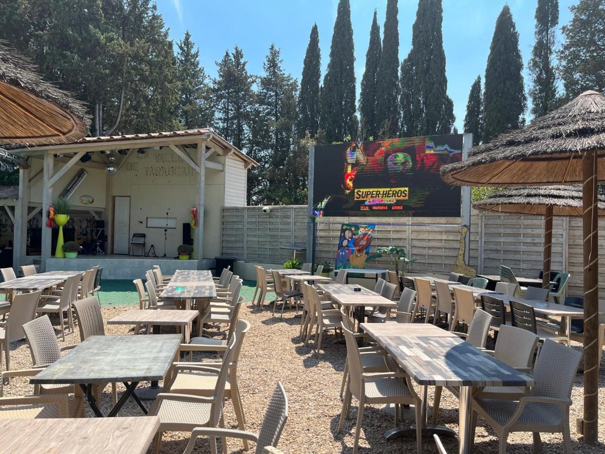 Taradeau Les Hebergements Insolites מראה חיצוני תמונה